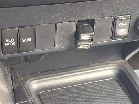 Used 2015 Toyota RAV4 XLE image 25