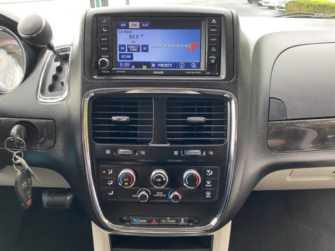 Used 2012 Dodge Grand Caravan SXT w/ Entertainment Group 1 image 18