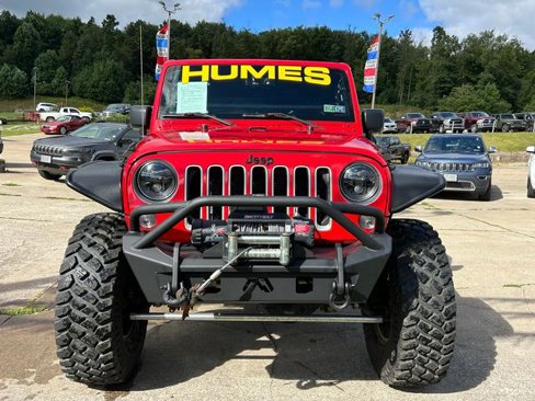 Used 2016 Jeep Wrangler Unlimited Rubicon w/ Connectivity Group image 3