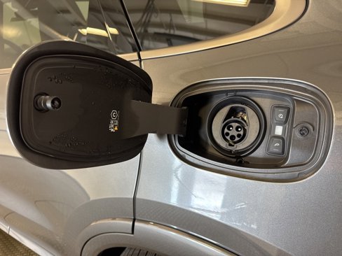 New 2025 Porsche Cayenne Turbo image 41
