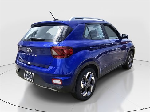New 2025 Hyundai Venue SEL image 3