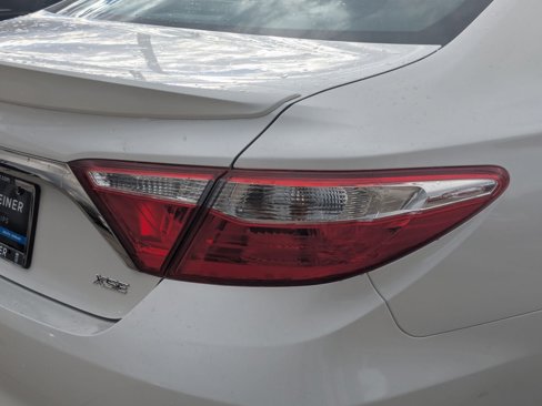 Used 2015 Toyota Camry XSE image 12