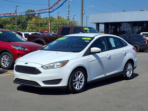 Used 2016 Ford Focus SE w/ SE Winter Package image 1