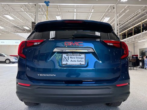 Used 2020 GMC Terrain SLE w/ LPO, Floor Liner Package image 12