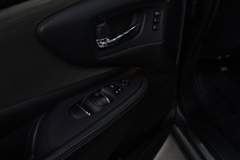 Used 2018 Nissan Murano Platinum image 17