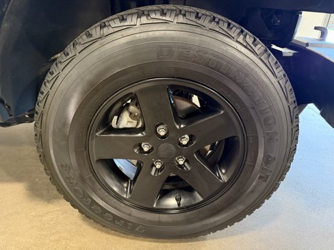 Used 2015 Jeep Wrangler Unlimited Sahara image 31