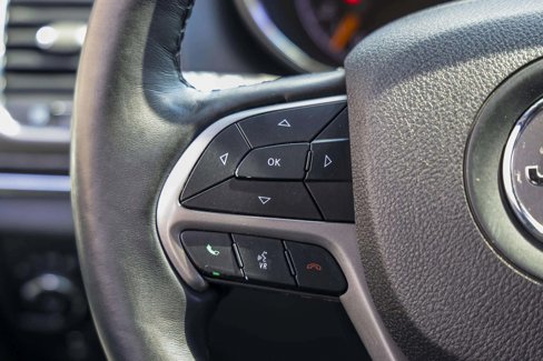 Used 2018 Jeep Grand Cherokee Limited image 21