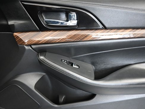 Used 2016 Nissan Maxima Platinum w/ Interior Lighting Package image 43
