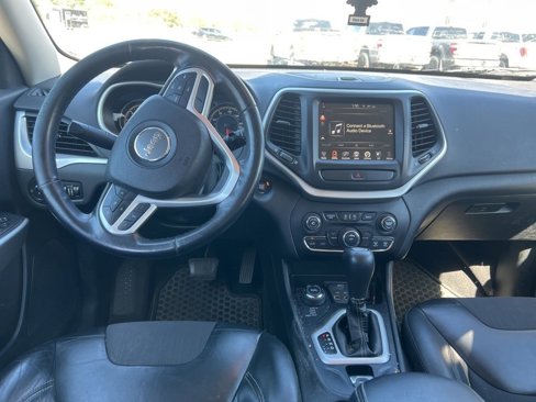 Used 2018 Jeep Cherokee Latitude Plus w/ Cold Weather Group image 21