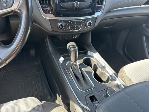 Used 2020 Chevrolet Traverse LT image 24