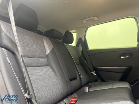 Used 2023 Nissan Rogue SV image 16