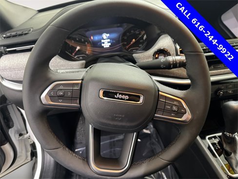 Used 2024 Jeep Compass Latitude image 14