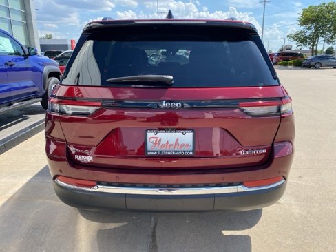 Used 2023 Jeep Grand Cherokee Limited image 3