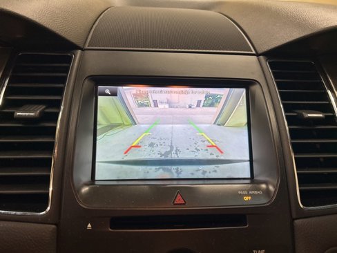 Used 2015 Ford Taurus SEL w/ Equipment Group 201A image 12