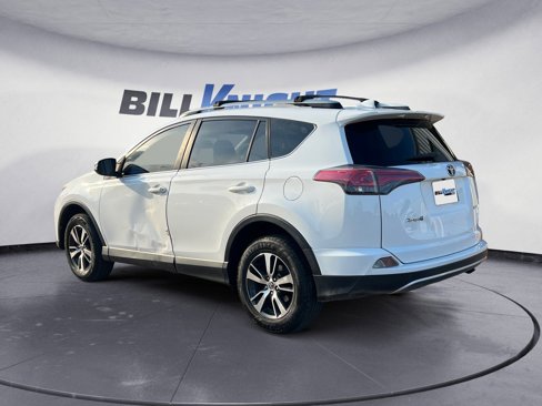 Used 2018 Toyota RAV4 XLE image 3