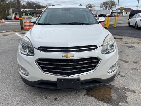 Used 2017 Chevrolet Equinox Premier image 2