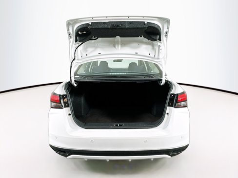 Used 2024 Nissan Versa SV image 27