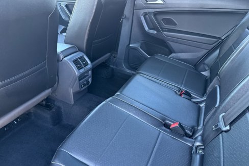 Used 2021 Volkswagen Tiguan SE image 27