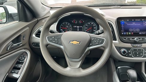 Used 2022 Chevrolet Malibu LT image 28