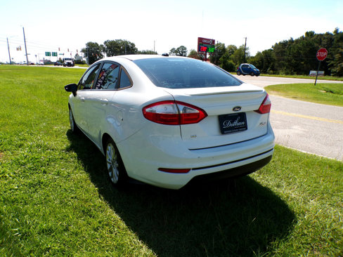 Used 2014 Ford Fiesta SE w/ Equipment Group 201A image 5
