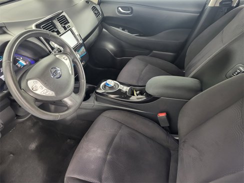 Used 2015 Nissan Leaf SV image 8