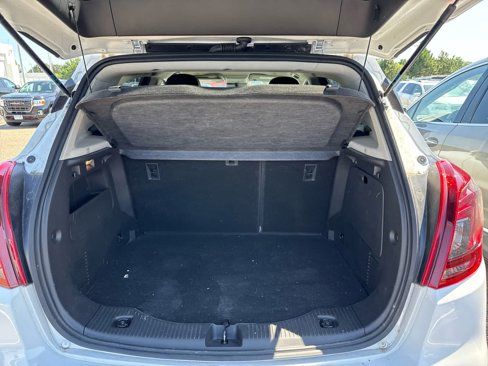 Used 2022 Buick Encore Preferred w/ Safety Package image 8