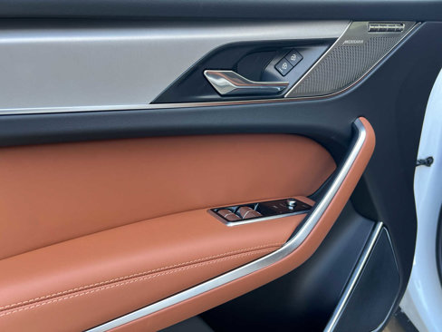 New 2025 Jaguar F-PACE R-Dynamic S image 15