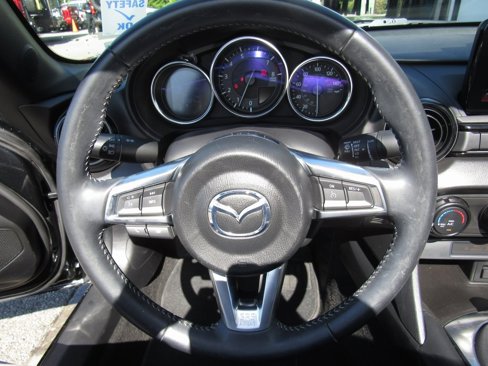 Used 2020 MAZDA MX-5 Miata Sport image 18