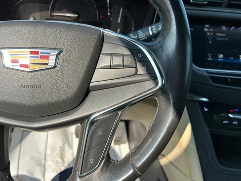 Used 2019 Cadillac XT5 Luxury image 18
