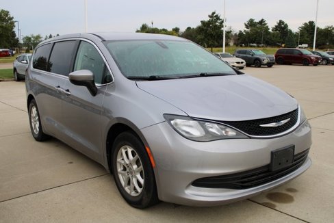 Used 2017 Chrysler Pacifica Touring image 7