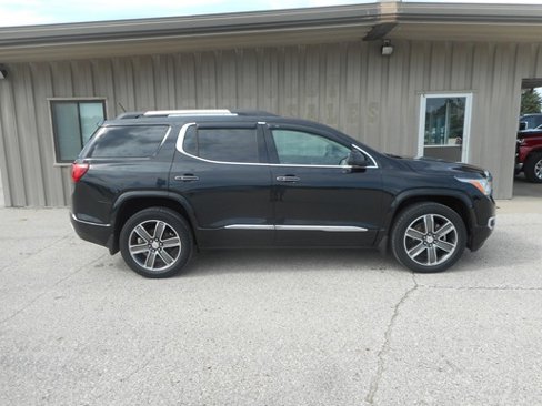 Used 2017 GMC Acadia Denali w/ Technology Package image 4