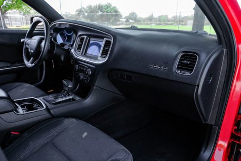 Used 2019 Dodge Charger SXT image 17