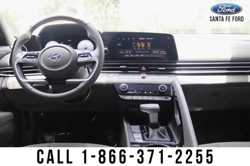 Used 2023 Hyundai Elantra SEL w/ Convenience Package image 25