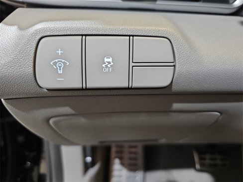 New 2025 Hyundai Elantra Sport image 24