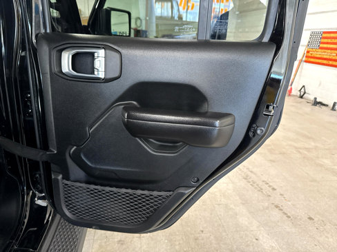 Used 2021 Jeep Gladiator Sport image 43