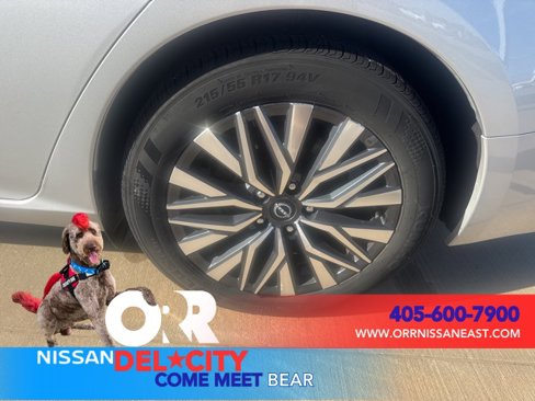 Used 2024 Nissan Altima 2.5 SV image 11