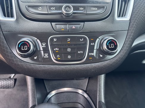 Used 2023 Chevrolet Malibu LT image 17