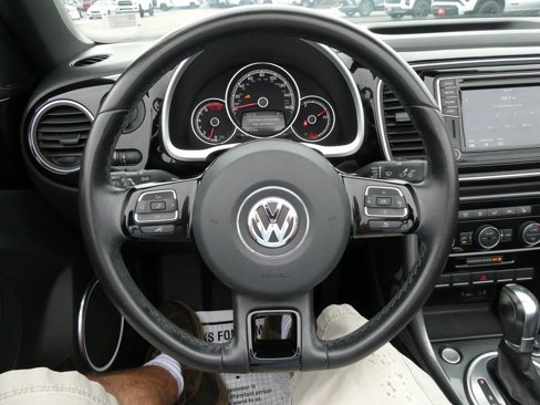 Used 2019 Volkswagen Beetle 2.0T SE image 32