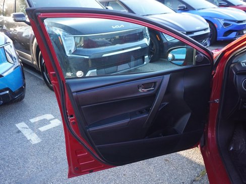 Used 2018 Toyota Corolla L image 19