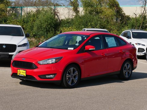 Used 2017 Ford Focus SE image 3