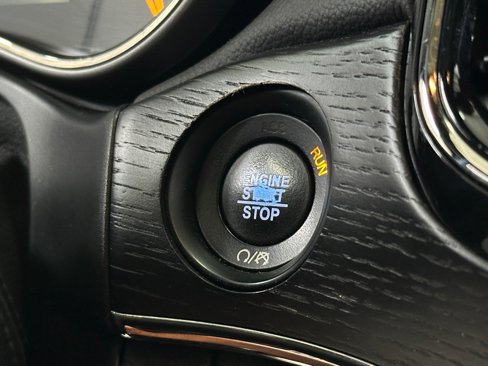 Certified 2019 Jeep Grand Cherokee High Altitude image 32
