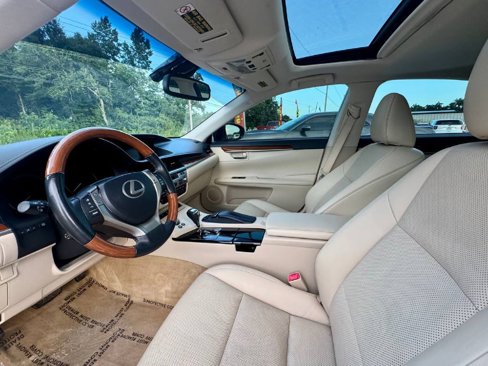 Used 2013 Lexus ES 300h image 9