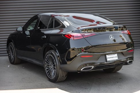 Used 2024 Mercedes-Benz GLC 300 4MATIC image 3