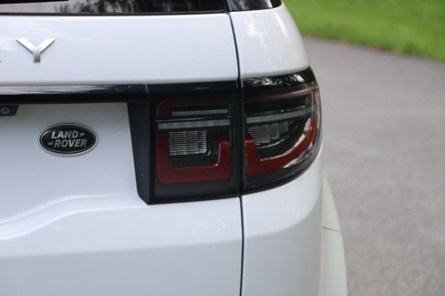 Used 2020 Land Rover Discovery Sport SE image 7