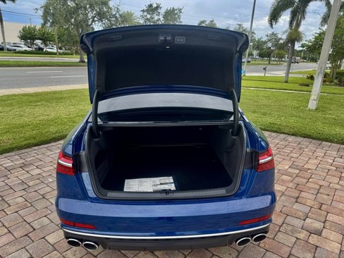 Used 2025 Audi S6 Prestige w/ Prestige Package image 9