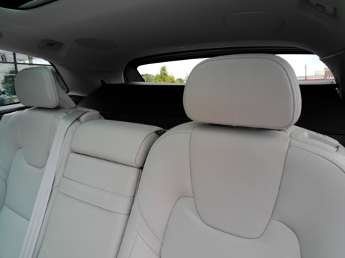 Used 2021 Volvo XC60 T8 Inscription w/ Advanced Package image 17