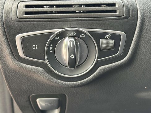 Used 2022 Mercedes-Benz GLC 300 4MATIC image 9