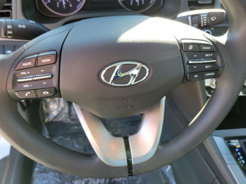 Used 2020 Hyundai Elantra SE image 21