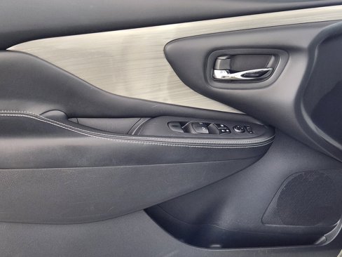 Used 2017 Nissan Murano S image 19