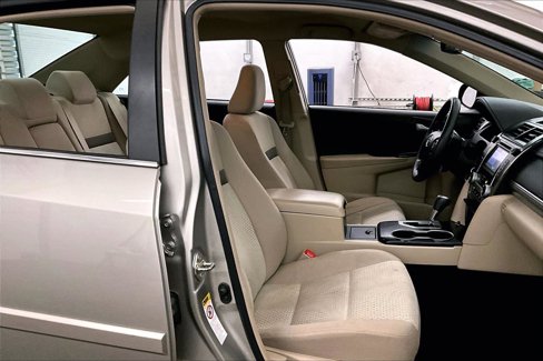 Used 2014 Toyota Camry LE image 7